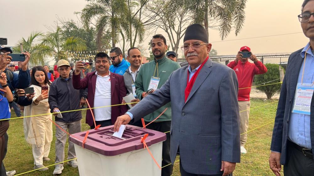 मतदान पश्चात प्रचण्डले भने : ढुक्क हुनुहोस् बहुमत कसैको आउँदैन