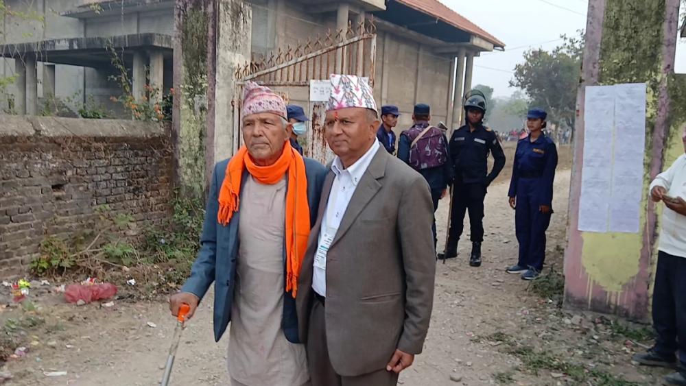एमाले महासचिव पोखरेलले गरे मतदान
