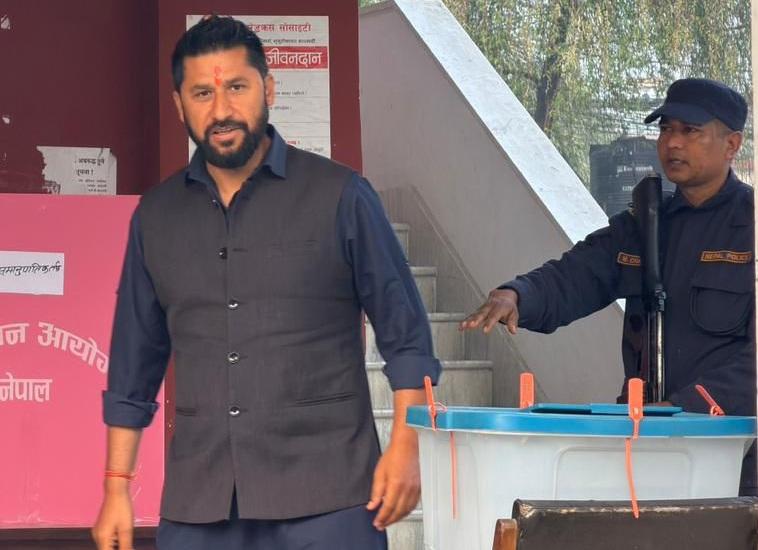 चितवन २ को पछिल्लो अपडेट,  १४ हजार गणना हुँदा रविलाई ल्याए छ हजार सात सय मत