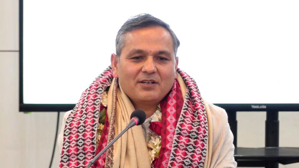 जाँदा जाँदै गृहमन्त्री अर्यालले भनेः ‘संविधान सही बाटोमा फर्कियो’