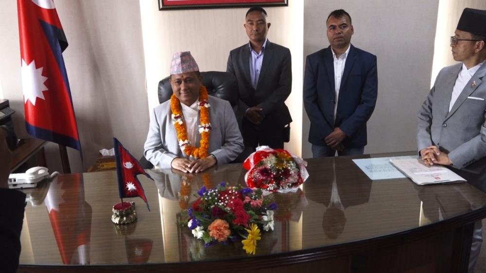 नवनियुक्त परराष्ट्रमन्त्री खनालले गरे पदभार ग्रहण