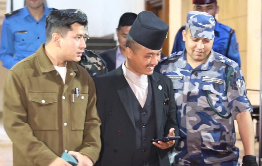 गृह मन्त्रालयमा राति अबेरसम्म उच्च सुरक्षा बैठक, के ठूलै अप्रेसन हुँदैछ?