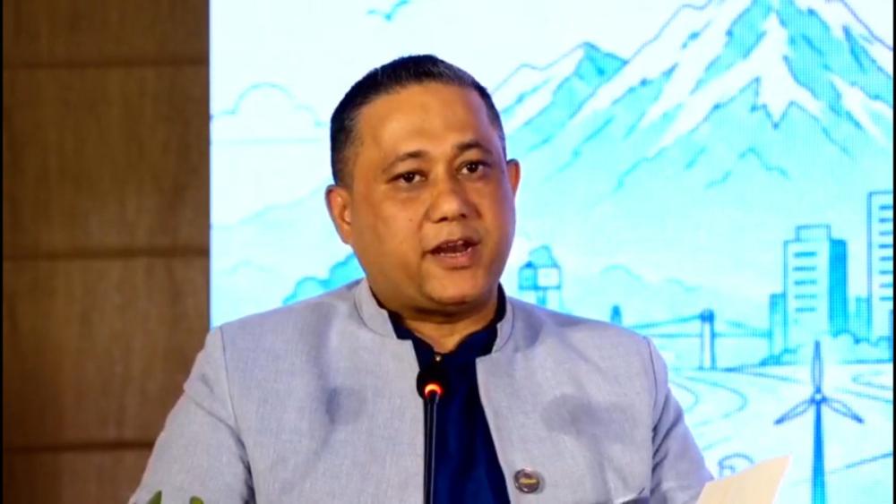 सरकार सुशासन र द्रुत आर्थिक विकासको काममा प्रतिवद्ध छः परराष्ट्रमन्त्री खनाल