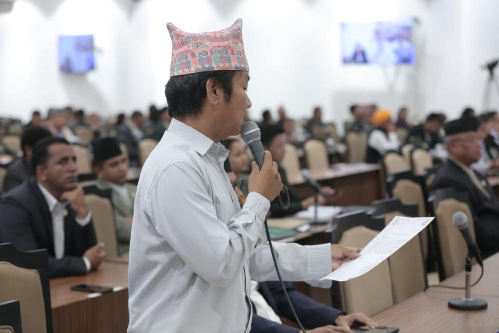 प्रधानमन्त्रीको विवादास्पद अभिव्यक्ति संसदको रेकर्डबाट हटाउन माग गर्दै अध्यक्ष राईद्वारा संकल्प प्रश्ताव पेश
