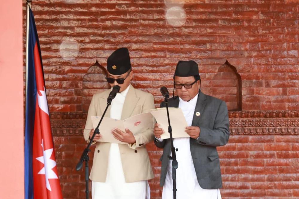 नवनियुक्त दुई मन्त्रीले लिए शपथ