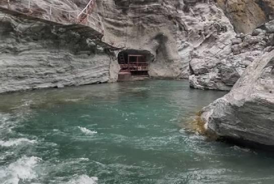 मेलम्चीको मुहानमा बाढी आएपछि काठमाडौँ उपत्यकामा पानी आपूर्ति बन्द