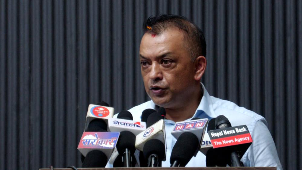 सरकारलाई नागरिकको जनजीवनका समस्या समाधानभन्दा लोकप्रियताको बढी चिन्ता छः गगन थापा