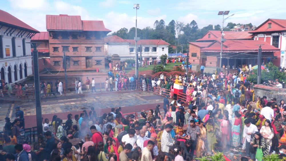 साउनको दोस्रो सोमवारः पशुपतिनाथसहित देशभरका शिवालयमा भक्तजनको घुइँचो