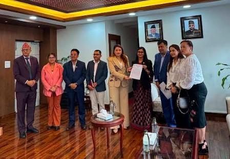 यो वर्ष संसदमा प्रस्तुत हुने विधेयक मध्ये गैरआवासीय नेपाली ऐन पनि एक हो:  कानुनमन्त्री गौतम