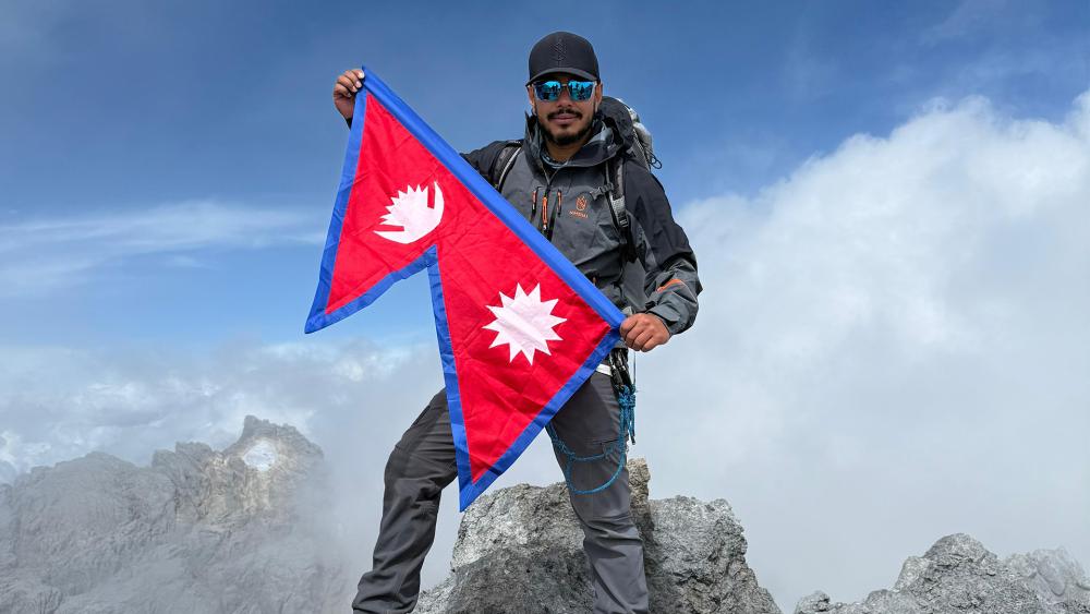 अस्ताए ‘निम्सदाइ’ तर मेटिंदैनन् उनका ऐतिहासिक कीर्तिमान