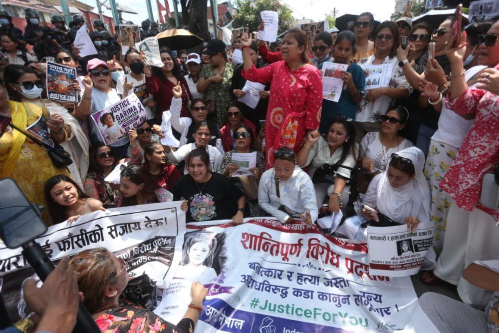 बाराकी तीन वर्षीया बालिकाको बलात्कारपछि हत्याको विरोधमा काठमाडौंमा प्रदर्शन (तस्बिरहरु)