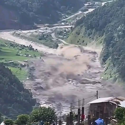 रसुवाको टिमुरे र स्याफ्रुबेँसीमा भीषण बाढी, तटीय क्षेत्रमा उच्च सतर्कता अपनाउन आग्रह