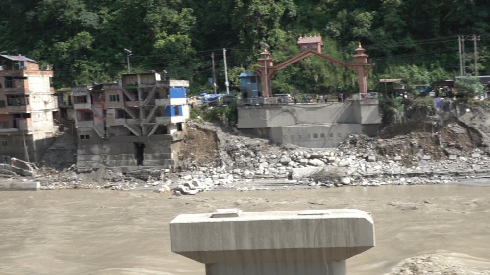 भोटेकोशीमा आएको भीषण बाढीले रसुवा, नुवाकोट र धादिङमा ठूलो क्षति, उद्धार र राहत कार्य जारी