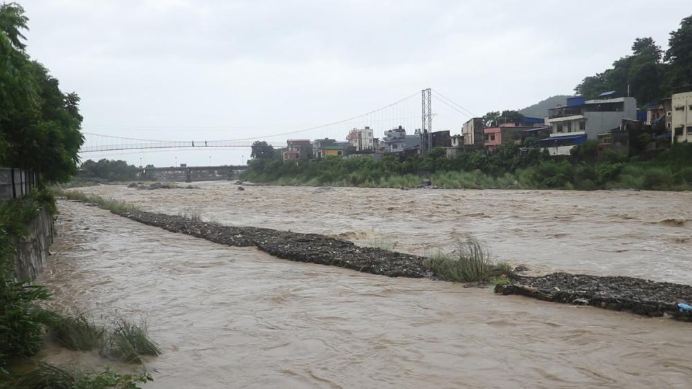अविरल वर्षाले बुटवलको जनजीवन प्रभावितः तीन दिन उच्च शतर्कता अपनाउन प्रशासनको आग्रह