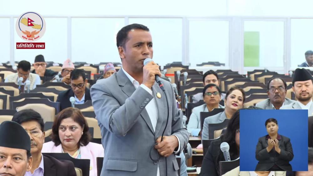 नेकपा प्रमुख सचेतक दुलालको प्रश्नः के खाएपछि सरकारलाई मध्यरातमा जोश आउँछ