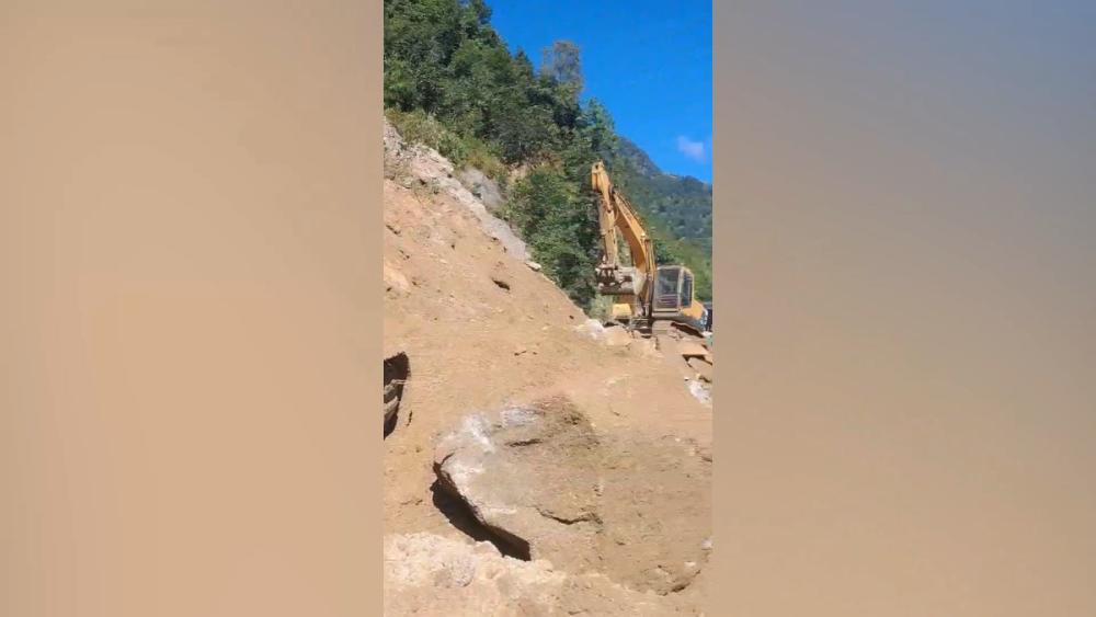 पहिरोले अवरुद्ध कान्ति लोकपथ एकतर्फी सञ्चालनमा