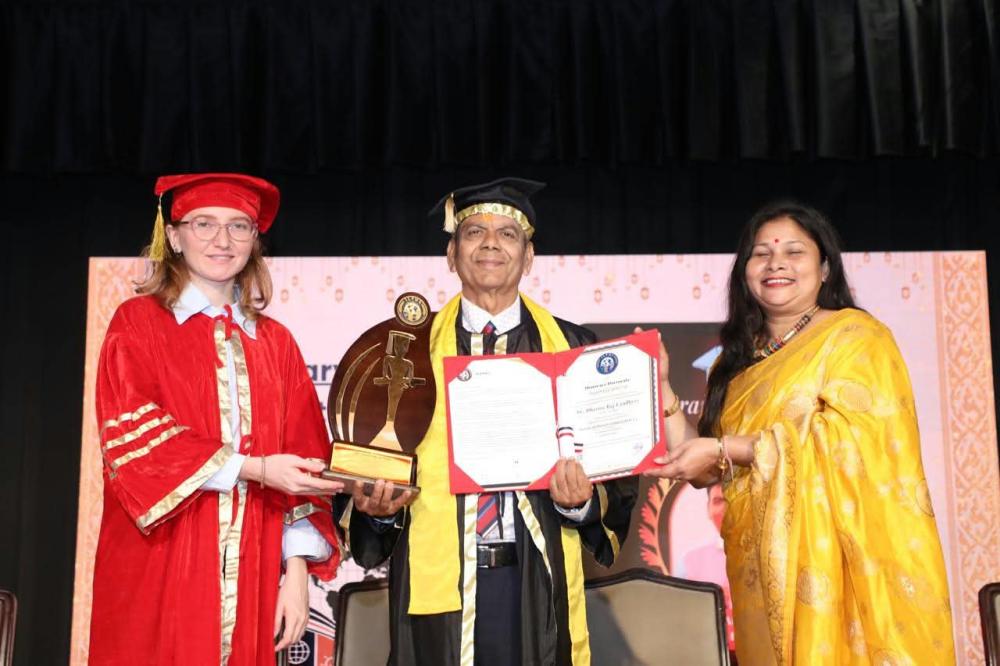 विश्व कीर्तिमानी गीतकार तथा उपन्यासकार डा. उपाध्यायलाई दशौं मानार्थ विद्यावारिधि