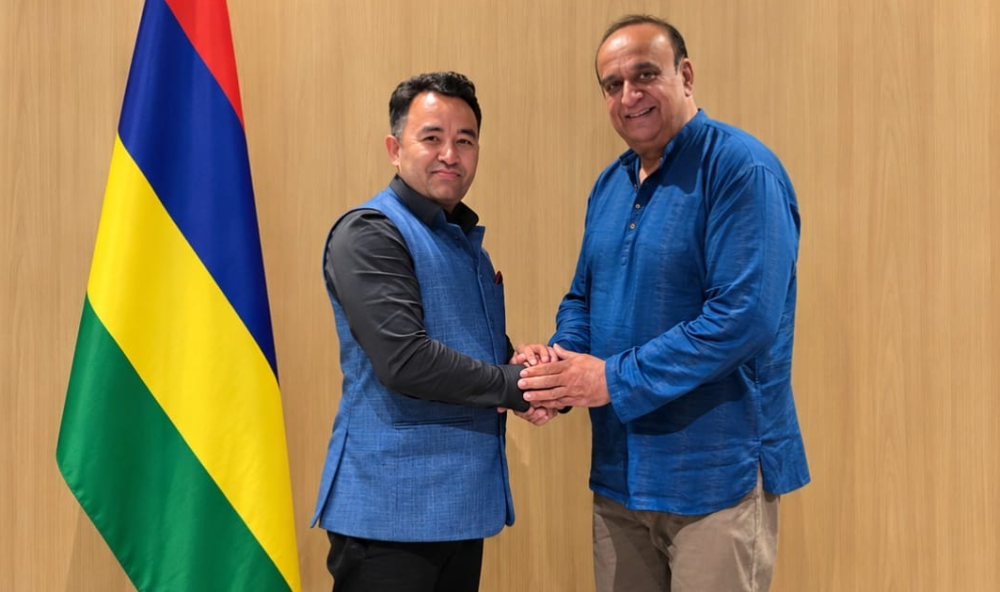 द्विपक्षीय सहकार्य विस्तारबारे रास्वपा नेता पराजुली र मोरिससका विदेश मामिला राज्यमन्त्रीबीच भेटवार्ता